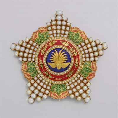 Lot 159 - Gold, Enamel and Pearl Maltese Cross Pendant-Brooch