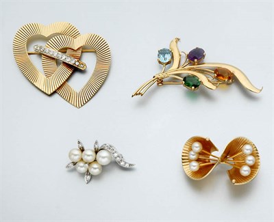 Lot 2537 - Group of Gold Brooches