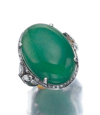 Lot 586 - Jade and Diamond Ring