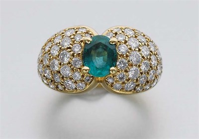 Lot 194 - Gold, Emerald and Diamond Ring