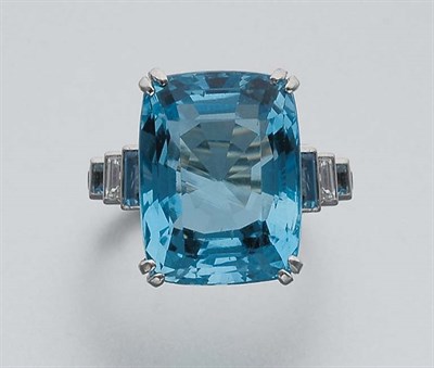 Lot 366 - Aquamarine and Diamond Ring