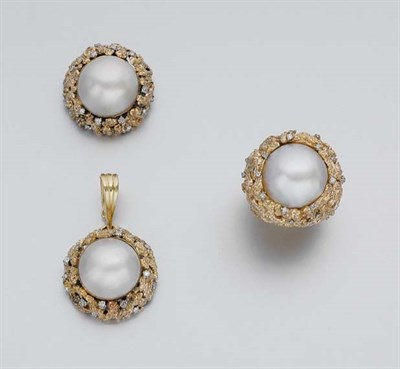 Lot 384 - Gold, Mabe Pearl and Diamond Ring, Brooch and Pendant