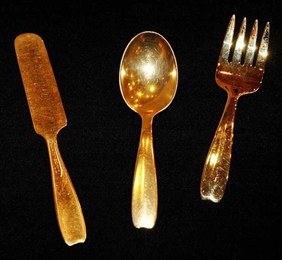 Lot 3103 - Tiffany & Co. Makers 18 Kt. Yellow Gold Baby's...