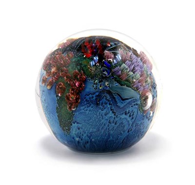 Lot 3252 - Josh Simpson Magnum Glass Paperweight From the...