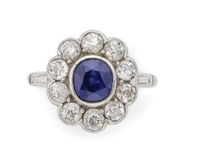 Lot 307 - Sapphire and Diamond Ring