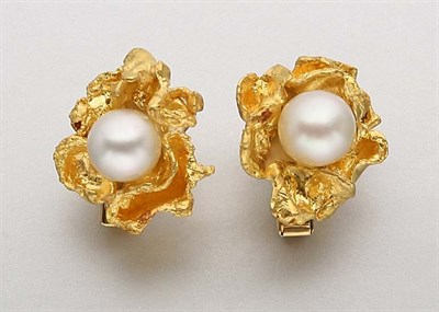 Lot 2544 - Pair of Nugget Gold and Cultured Pearl Cufflinks