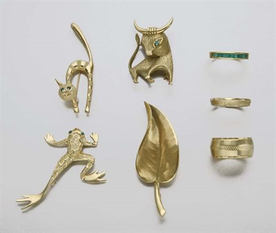 Lot 2709 - Group of Gold Jewelry