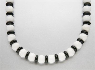 Lot 2257 - Black and White Onyx Bead Necklace