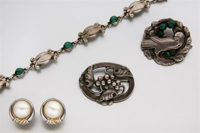 Lot 2569 - Silver and Malachite Bracelet, Two Brooches and Pair of Mabe Pearl Earclips