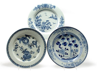 Lot 189 - Group of Three Chinese Export Blue and White...