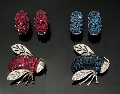 Lot 102 - Two Invisibly Set Bee Pins