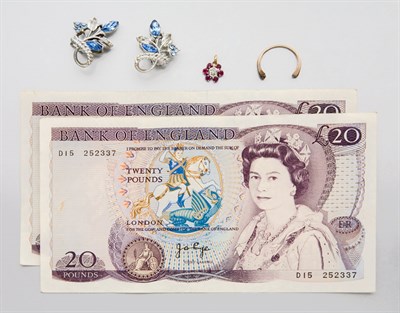 Lot 2047 - Two 20 Pound Bank of England Notes and Group of Assorted Gold and Metal Jewelry