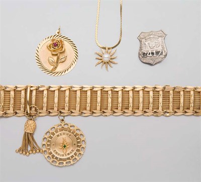 Lot 2015 - Group of Jewelry
