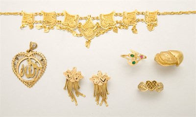 Lot 2097 - Assorted Group of Gold and Metal Jewelry
