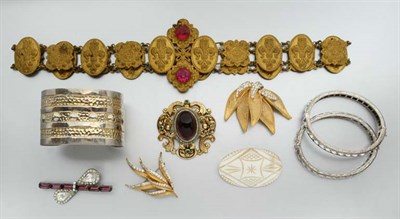 Lot 2158 - Assorted Group of Costume Jewelry
