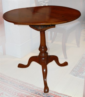 Lot 2284 - Chippendale Walnut Tilt-Top Tea Table Delaware...