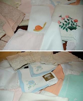 Lot 527 - Group of Table and Other Linens