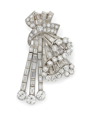 Lot 533 - Platinum and Diamond Clip