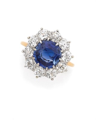 Lot 518 - Sapphire and Diamond Ring