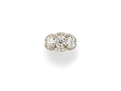 Lot 77 - Diamond Ring