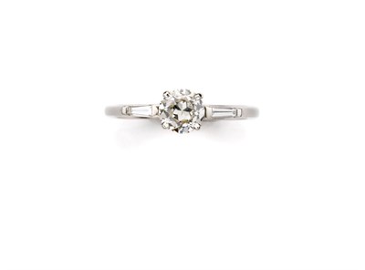 Lot 68 - Diamond Ring