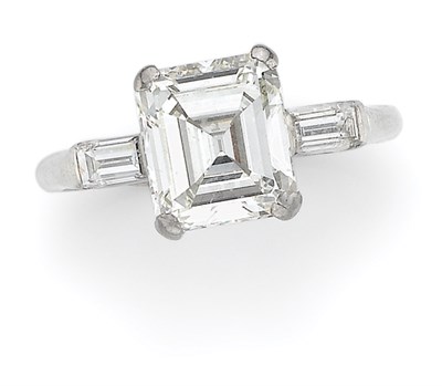 Lot 520 - Diamond Ring
