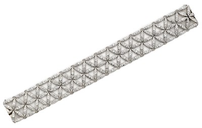 Lot 392 - Diamond Bracelet