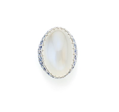 Lot 98 - Moonstone and Sapphire Ring