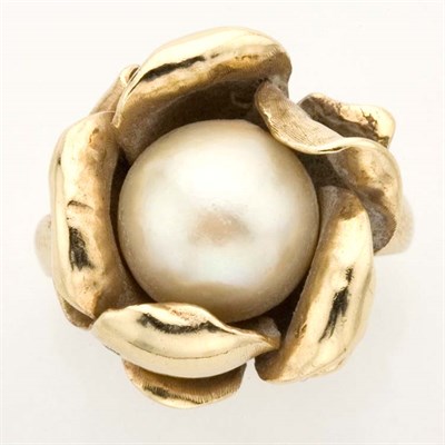 Lot 277 - Group of Gold and Cultured Pearl Jewelry