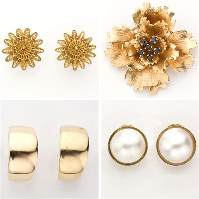 Lot 256 - Group of Gold Jewelry