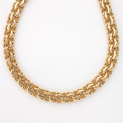 Lot 263 - Gold Curb Link Chain Necklace