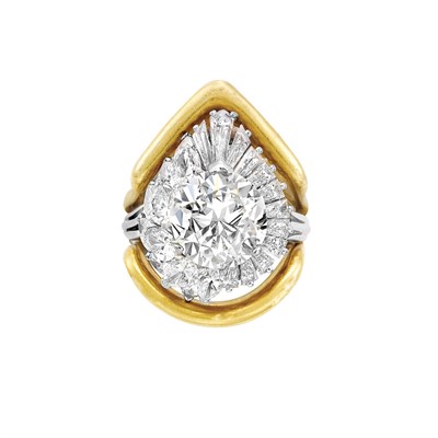 Lot 526 - Platinum and Diamond Ring with Gold Jacket