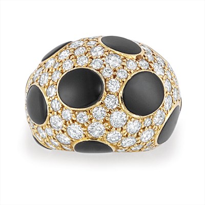 Lot 509 - Gold, Diamond and Black Onyx Bombe Ring