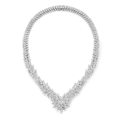 Lot 614 - Diamond Necklace