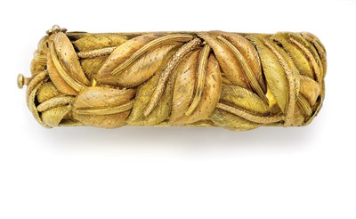 Lot 445 - Gold Bangle