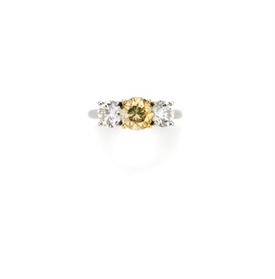 Lot 173 - Colored Diamond and Diamond Ring