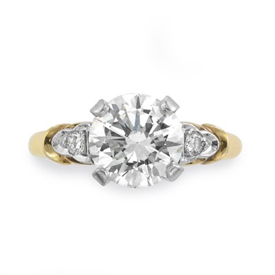 Lot 263 - Diamond Ring