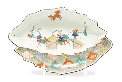 Lot 129 - Meissen Style Porcelain Dish The porcelain...