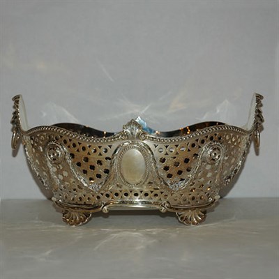 Lot 260 - Victorian Silver Basket Sibray, Hall & Co.,...