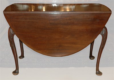 Lot 207 - Queen Anne Style Carved Mahogany Drop-Leaf...