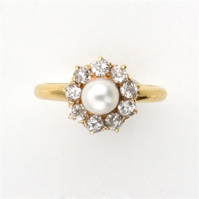 Lot 876 - Antique Pearl and Diamond Ring