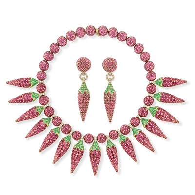 Lot 491 - Pink Tourmaline and Green Garnet Fringe Necklace and Pair of Pendant-Earrings