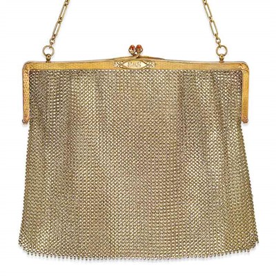 Lot 108 - Antique Gold and Cabochon Garnet Mesh Purse