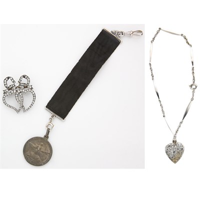 Lot 382 - Group of Jewelry