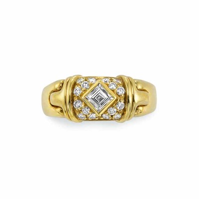 Lot 60 - Gold and Diamond Ring, Bulgari