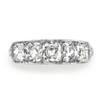 Lot 565 - Diamond Ring
