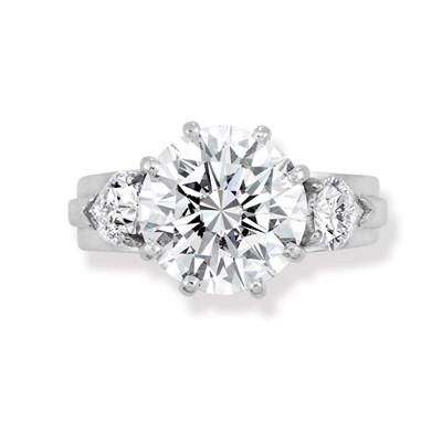 Lot 547 - Diamond Ring