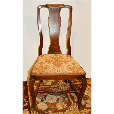 Lot 277 - Queen Anne Walnut Side Chair