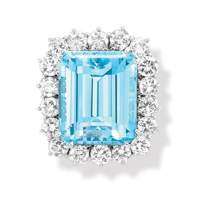 Lot 583 - Aquamarine and Diamond Ring