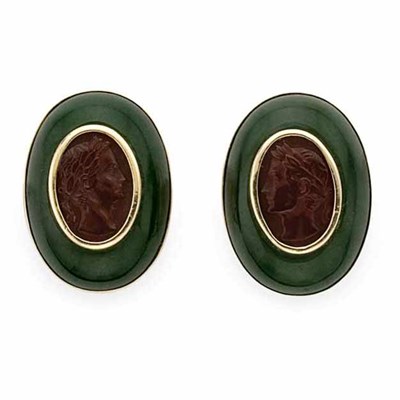Lot 111 - Pair of Gold, Jade and Carnelian Cameo Earclips, Trianon